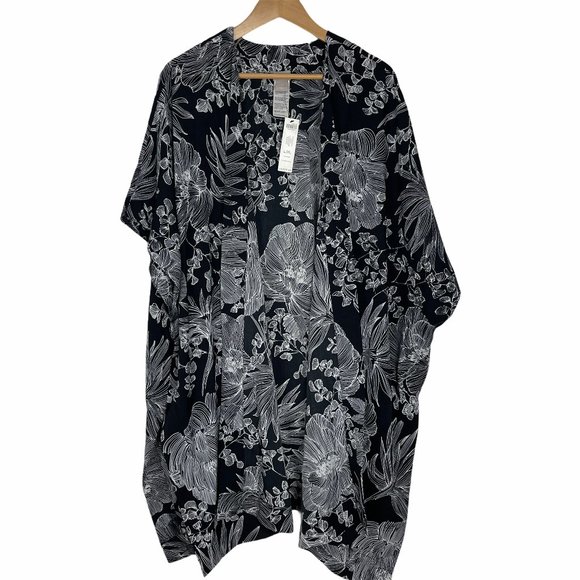 Chico's Tops - SOLD Chicos Black White Delicate Floral Ruana